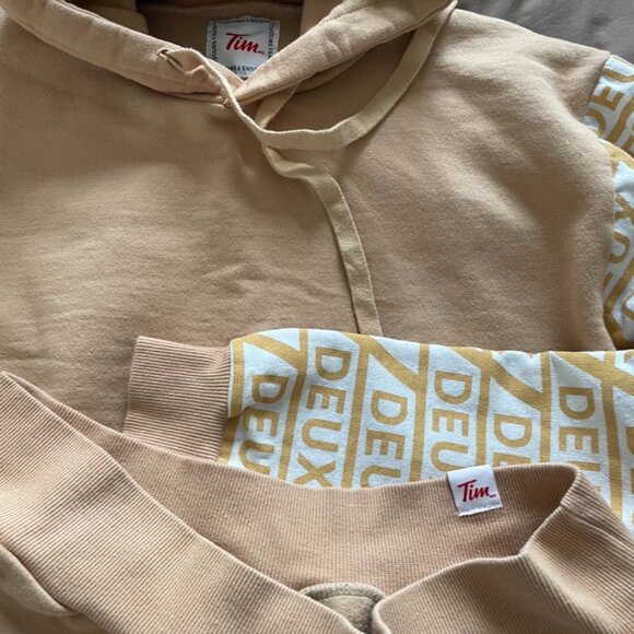 Tim Hortons x Deux Deux Limited Edition Hoodie – Size 8 - Picture 8 of 8